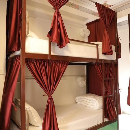 Hostel Funky Bunky Удайпур Экстерьер фото
